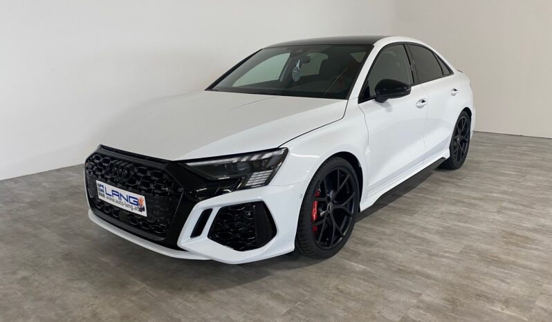 Audi RS3 2.5 TFSI quattro LIMO*MATRIX*RS-KERAMIKBREMSANLAGE*NAVI*VIRTUAL COCKPIT*ACC