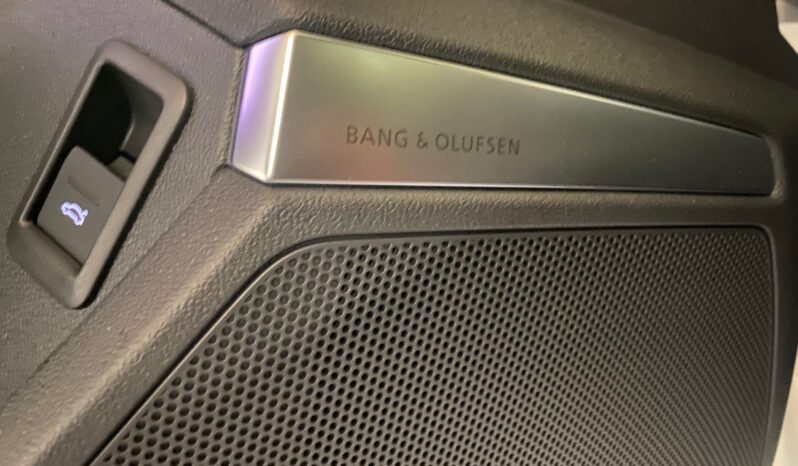 
								Audi RS3 2.5 TFSI quattro LIMO*MATRIX*RS-KERAMIKBREMSANLAGE*NAVI*VIRTUAL COCKPIT*ACC full									