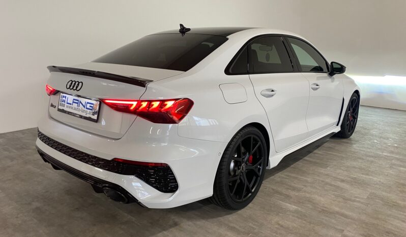 
								Audi RS3 2.5 TFSI quattro LIMO*MATRIX*RS-KERAMIKBREMSANLAGE*NAVI*VIRTUAL COCKPIT*ACC full									